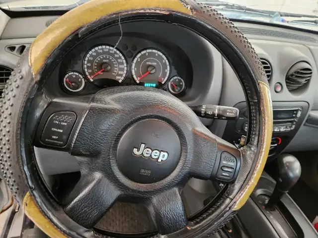 2004 Jeep Liberty V6 4x4 - Photo 8