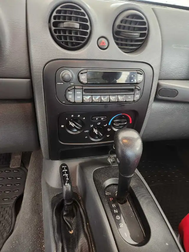 2004 Jeep Liberty V6 4x4 - Photo 9