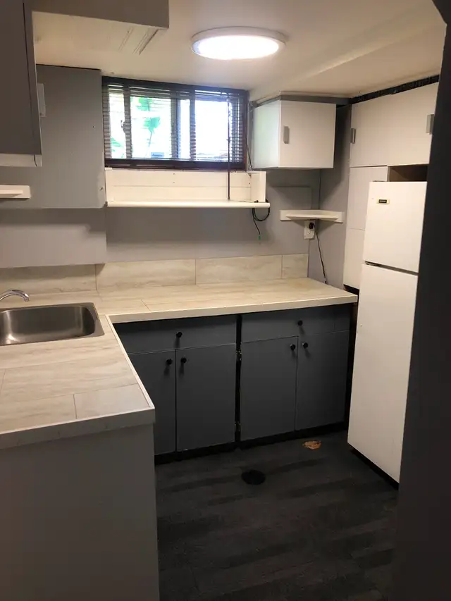 1 bed Basmt, All utility included - Photo 3