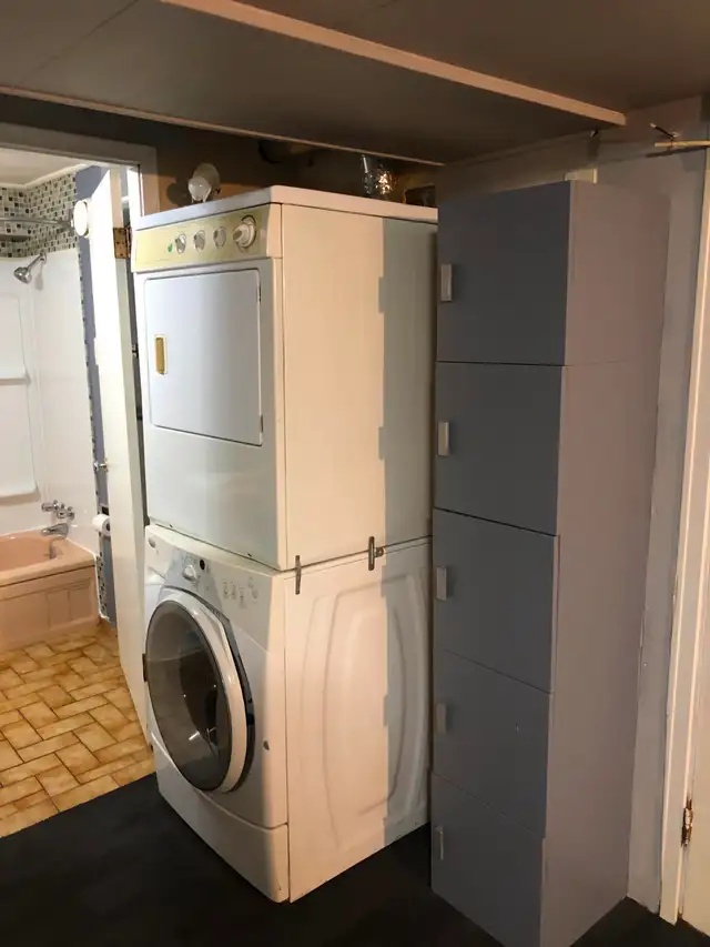 1 bed Basmt, All utility included - Photo 6