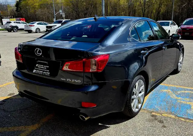 2011 Lexus IS 250 All Wheel Drive/Sunroof/Bluetooth - Photo 11