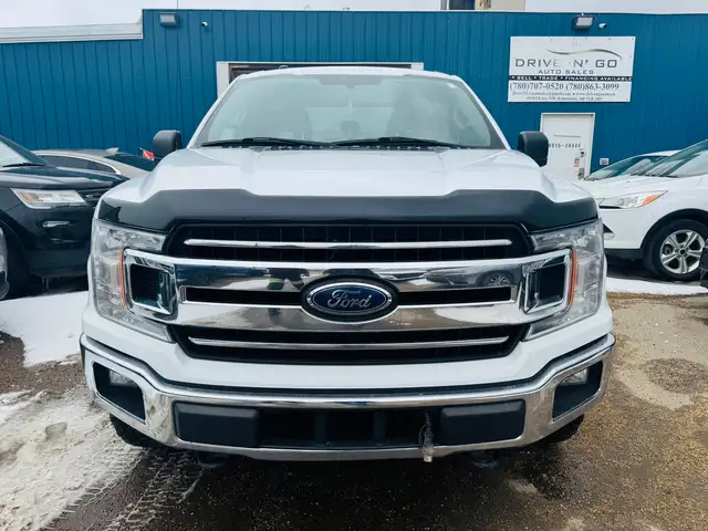 2018 Ford F150 XLT CREW CAB 4X4, 5.0L, V8, Clean Carfax, Clean T - Photo 2