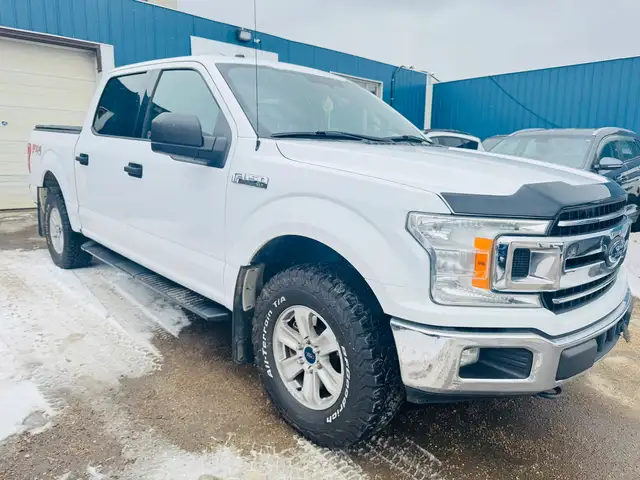2018 Ford F150 XLT CREW CAB 4X4, 5.0L, V8, Clean Carfax, Clean T - Photo 3