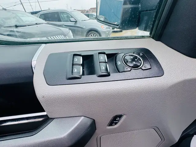 2018 Ford F150 XLT CREW CAB 4X4, 5.0L, V8, Clean Carfax, Clean T - Photo 16