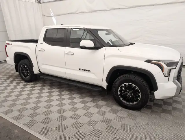 2025 Toyota Tundra - Photo 3