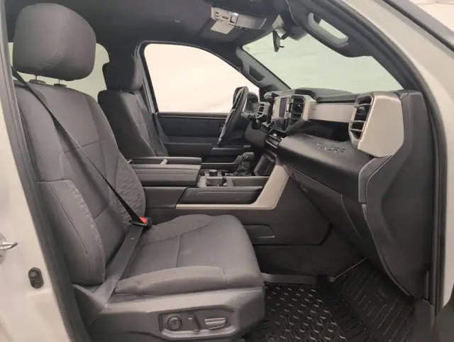 2025 Toyota Tundra - Photo 13