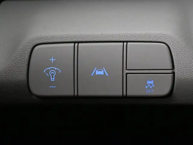 2022 Hyundai Elantra Ultimate Tech Leather, Sunroof, Apple/Andro - Photo 12
