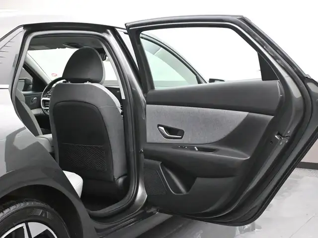 2022 Hyundai Elantra Ultimate Tech Leather, Sunroof, Apple/Andro - Photo 23