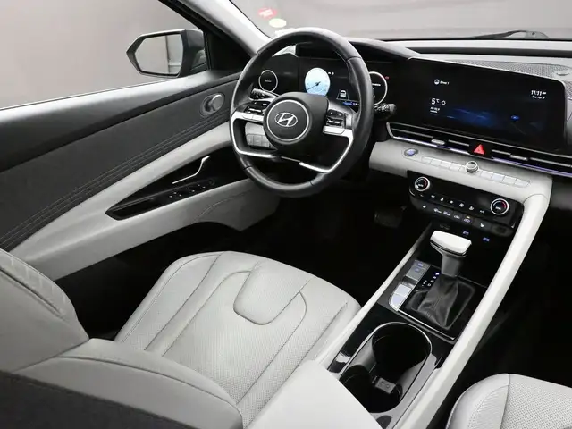 2022 Hyundai Elantra Ultimate Tech Leather, Sunroof, Apple/Andro - Photo 25