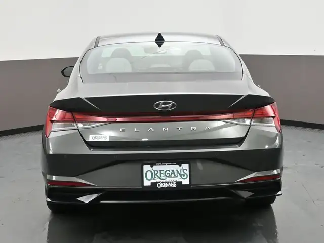 2022 Hyundai Elantra Ultimate Tech Leather, Sunroof, Apple/Andro - Photo 30