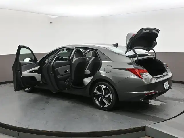 2022 Hyundai Elantra Ultimate Tech Leather, Sunroof, Apple/Andro - Photo 46