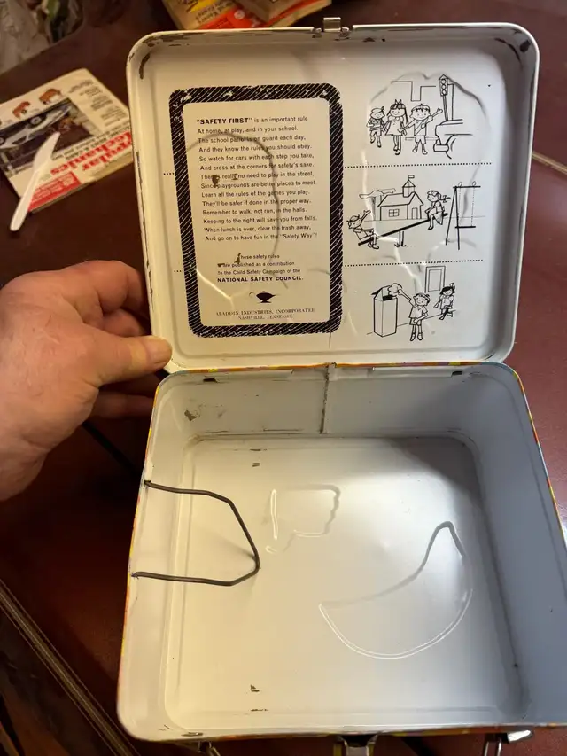 Vintage 1968 Lunch Box Rowen & Martins Laugh In - Photo 3