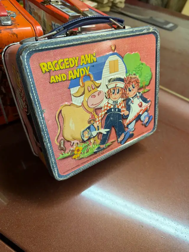Vintage 1973 Raggedy Ann & Andy lunch box with Thermos - Photo 2