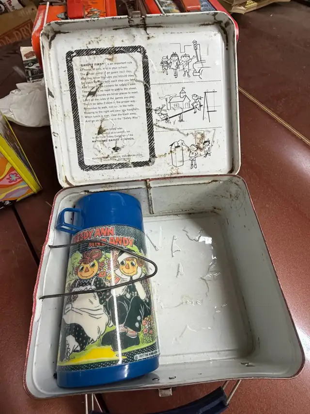 Vintage 1973 Raggedy Ann & Andy lunch box with Thermos - Photo 3