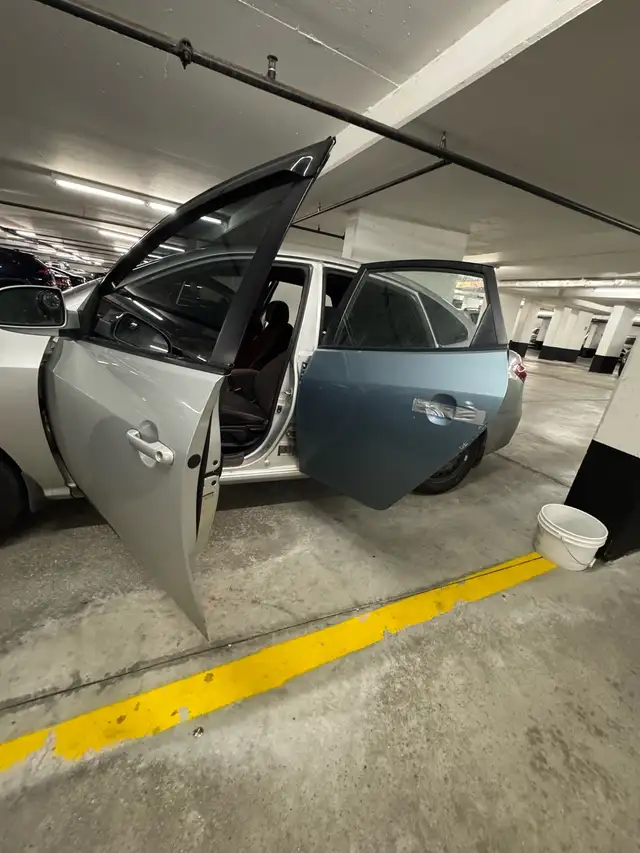 Underground parked 2007 Hyundai ELANTRA - Photo 4