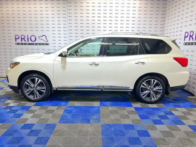 2020 Nissan Pathfinder - Photo 2