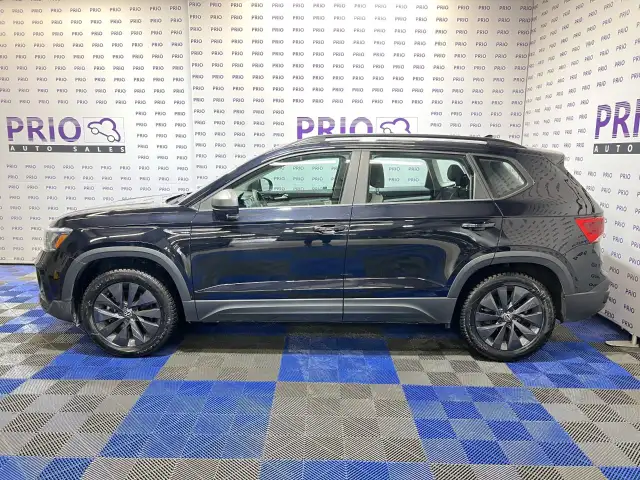2022 Volkswagen Taos - Photo 2