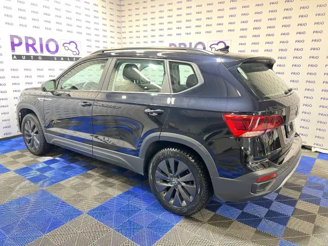 2022 Volkswagen Taos - Photo 3