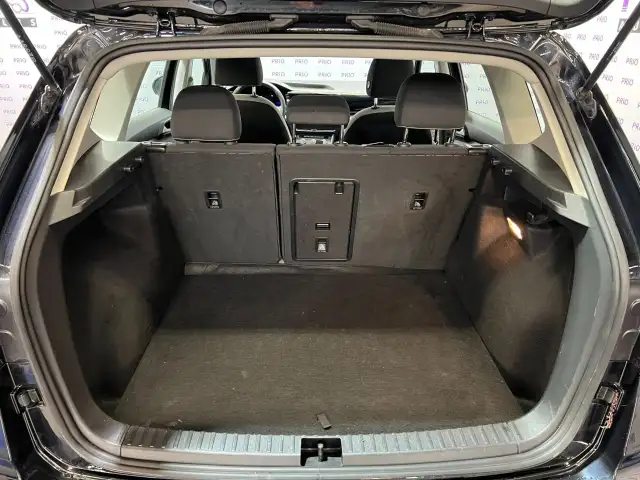 2022 Volkswagen Taos - Photo 6