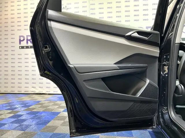 2022 Volkswagen Taos - Photo 14