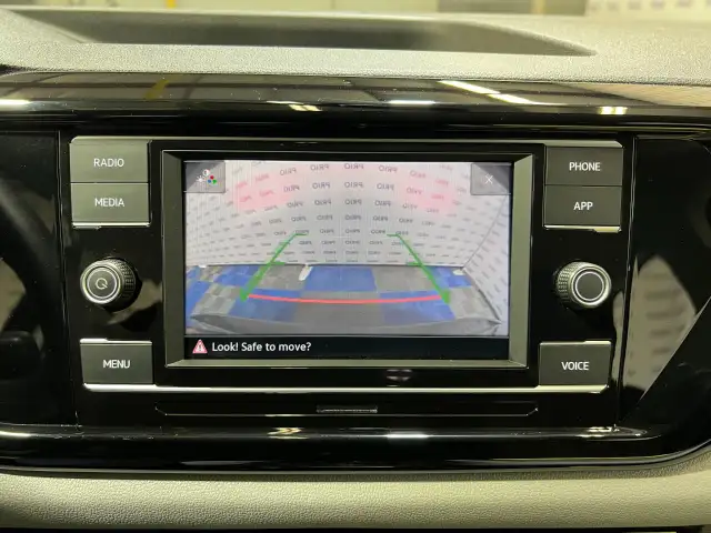 2022 Volkswagen Taos - Photo 30