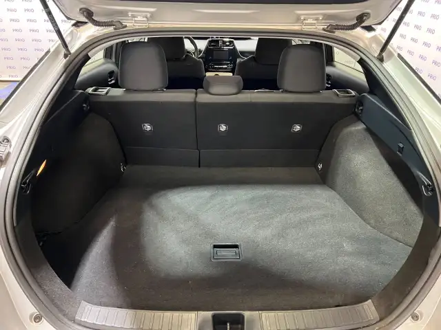 2016 Toyota Prius - Photo 5