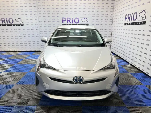 2016 Toyota Prius - Photo 8
