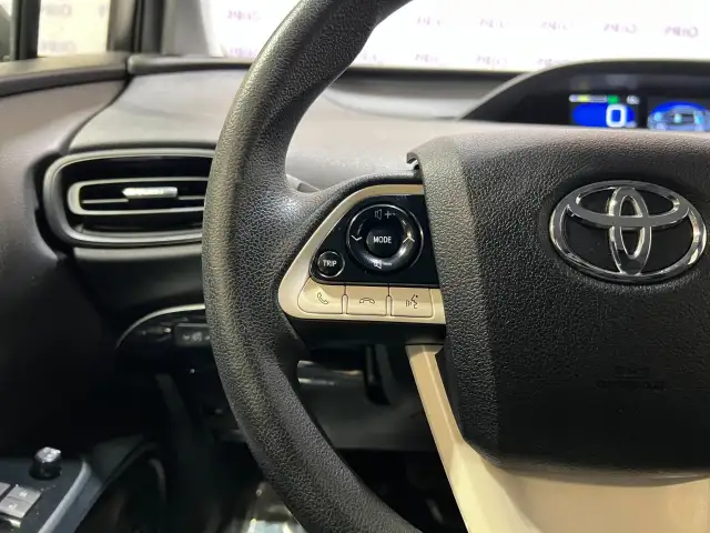 2016 Toyota Prius - Photo 22