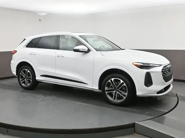 2025 Audi Q5 PROGRESSIVE AWD | SUNROOF | NAVIGATION LOW ,MILEAGE
