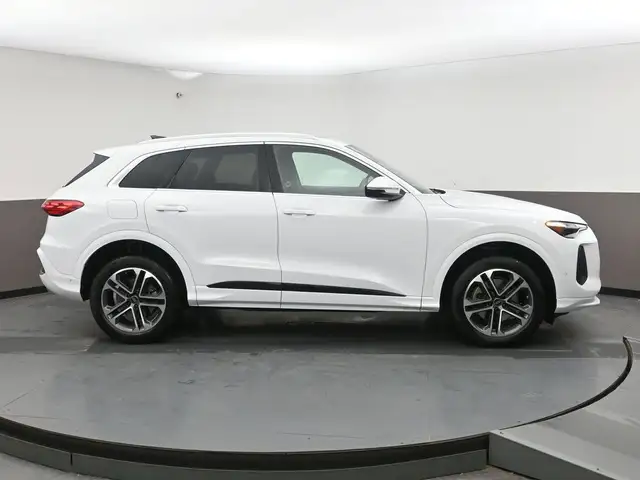 2025 Audi Q5 PROGRESSIVE AWD | SUNROOF | NAVIGATION LOW ,MILEAGE - Photo 38