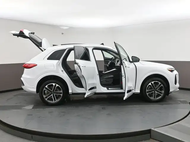 2025 Audi Q5 PROGRESSIVE AWD | SUNROOF | NAVIGATION LOW ,MILEAGE - Photo 47