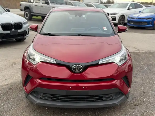 2018 Toyota C-HR XLE - Photo 2