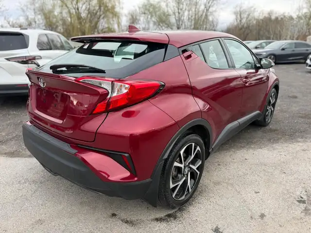2018 Toyota C-HR XLE - Photo 6