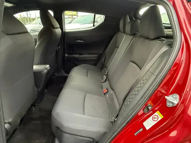 2018 Toyota C-HR XLE - Photo 8