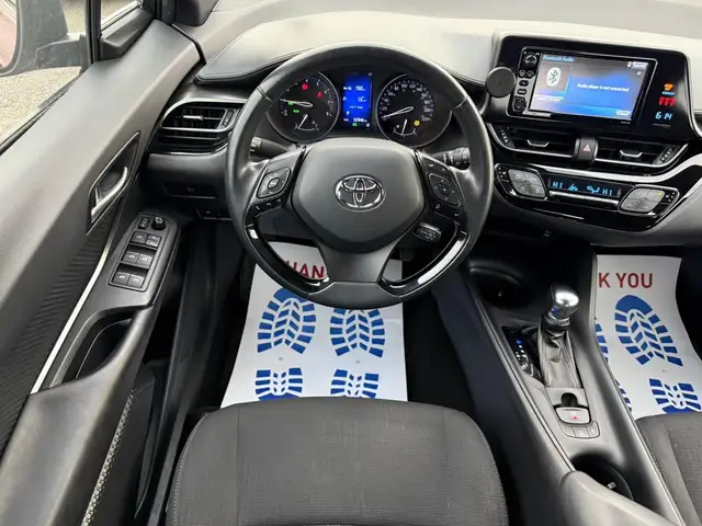 2018 Toyota C-HR XLE - Photo 10