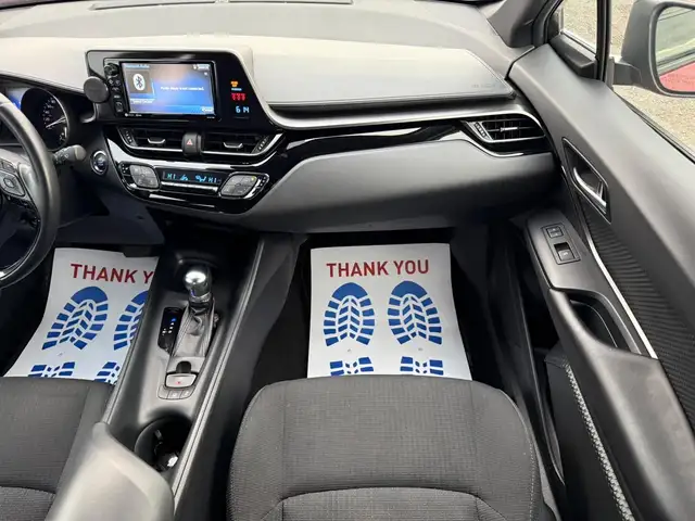 2018 Toyota C-HR XLE - Photo 11