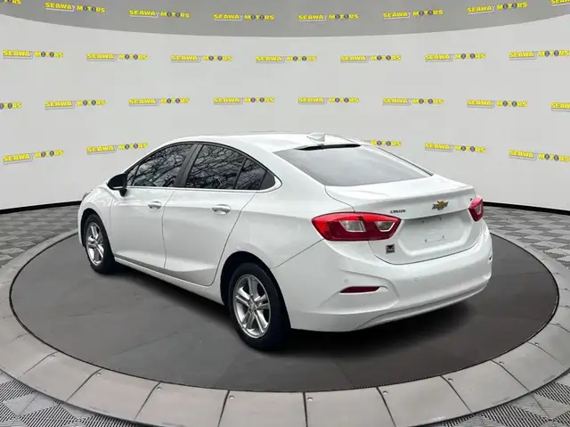 2017 Chevrolet Cruze LT - Photo 5