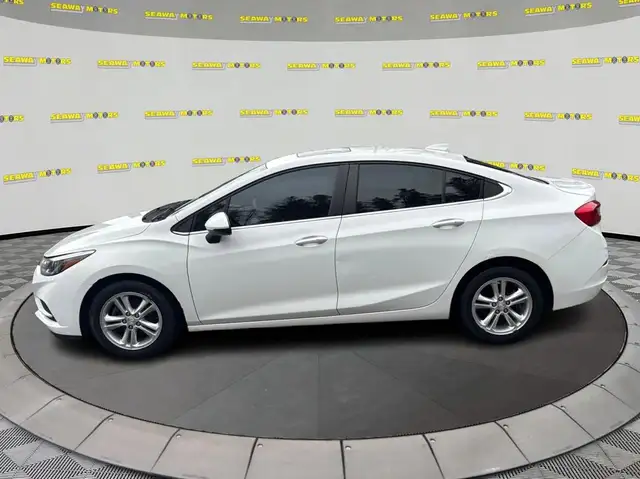 2017 Chevrolet Cruze LT - Photo 6