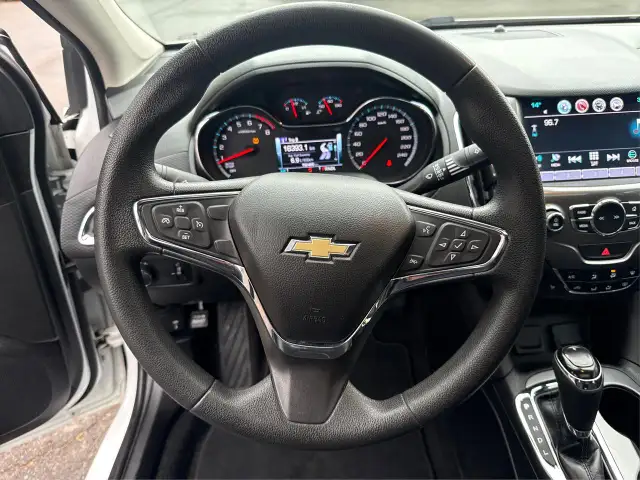 2017 Chevrolet Cruze LT - Photo 14