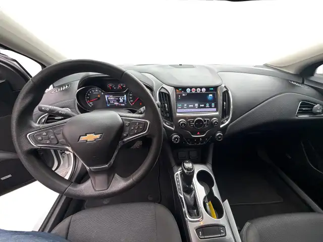 2017 Chevrolet Cruze LT - Photo 18
