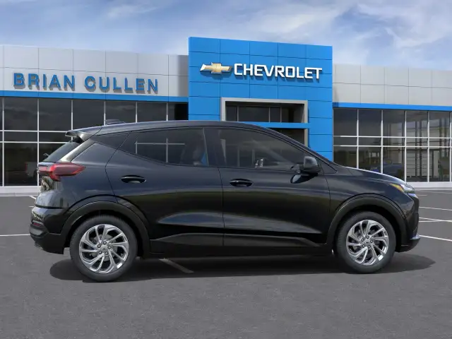 2027 Chevrolet Bolt - Photo 5