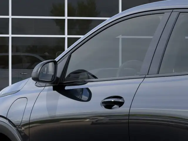 2027 Chevrolet Bolt - Photo 12