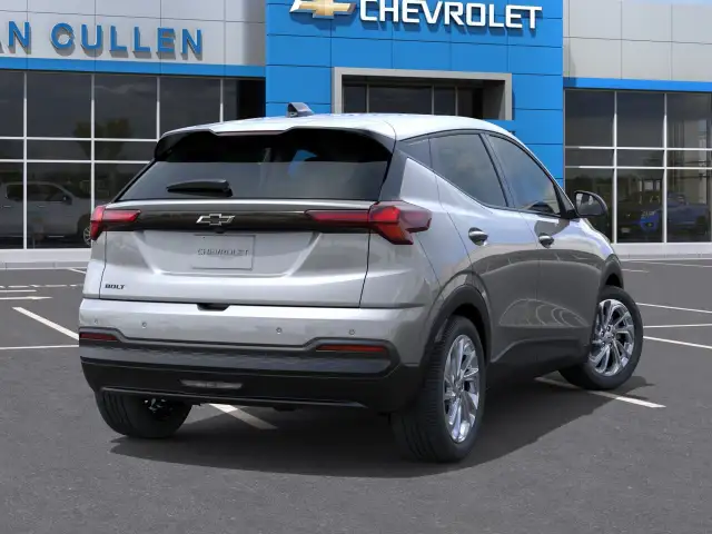 2027 Chevrolet Bolt - Photo 4