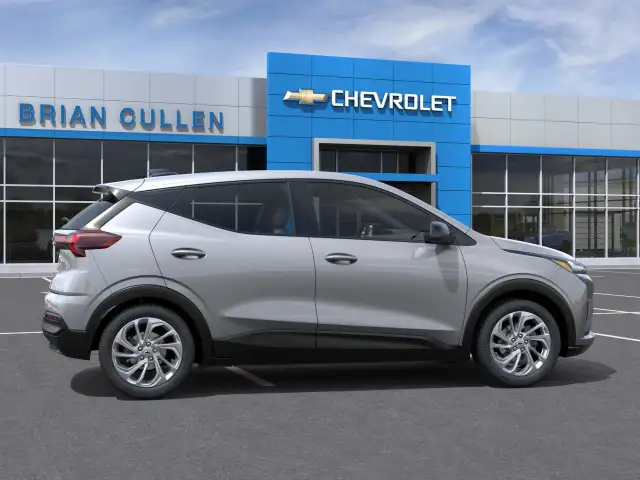 2027 Chevrolet Bolt - Photo 5