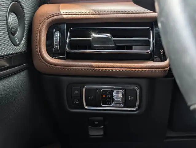 2023 Lincoln Nautilus Reserve- Pano Vista Roof - Back-Up Camera - Photo 18