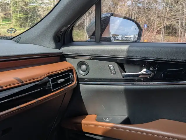 2023 Lincoln Nautilus Reserve- Pano Vista Roof - Back-Up Camera - Photo 26