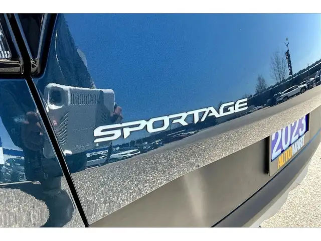 2023 Kia Sportage AWD | LEATHER | PANORAMIC SUNROOF | BLIND SPOT - Photo 8