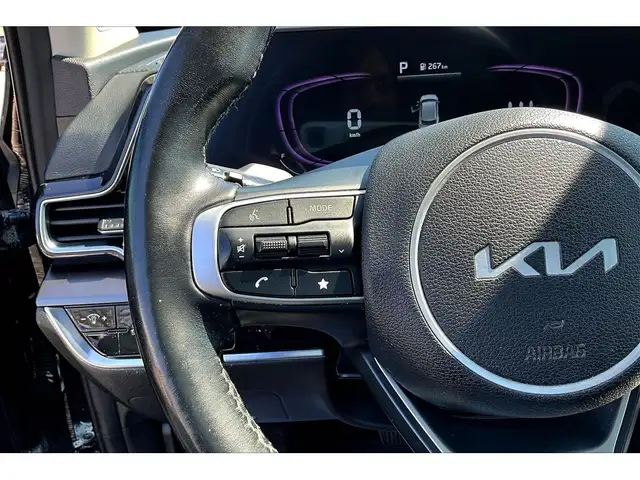 2023 Kia Sportage AWD | LEATHER | PANORAMIC SUNROOF | BLIND SPOT - Photo 12