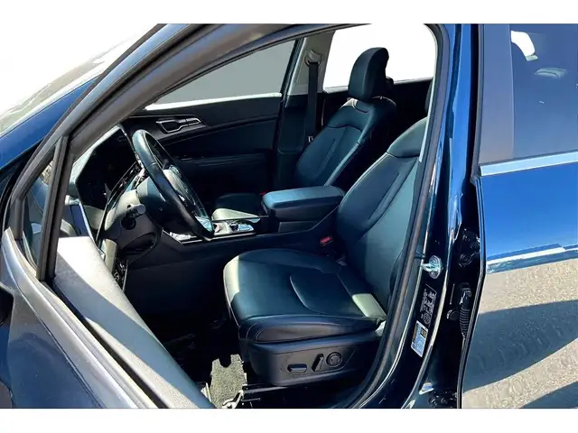 2023 Kia Sportage AWD | LEATHER | PANORAMIC SUNROOF | BLIND SPOT - Photo 14