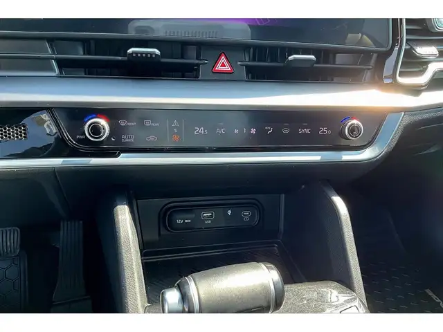 2023 Kia Sportage AWD | LEATHER | PANORAMIC SUNROOF | BLIND SPOT - Photo 17